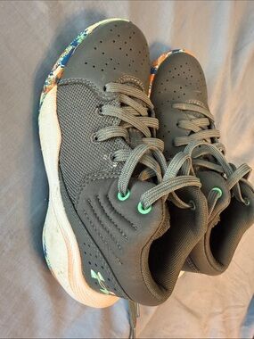 Under Armour Highlight Ace Mid Youth Basketball Shoes - Child Size 13C